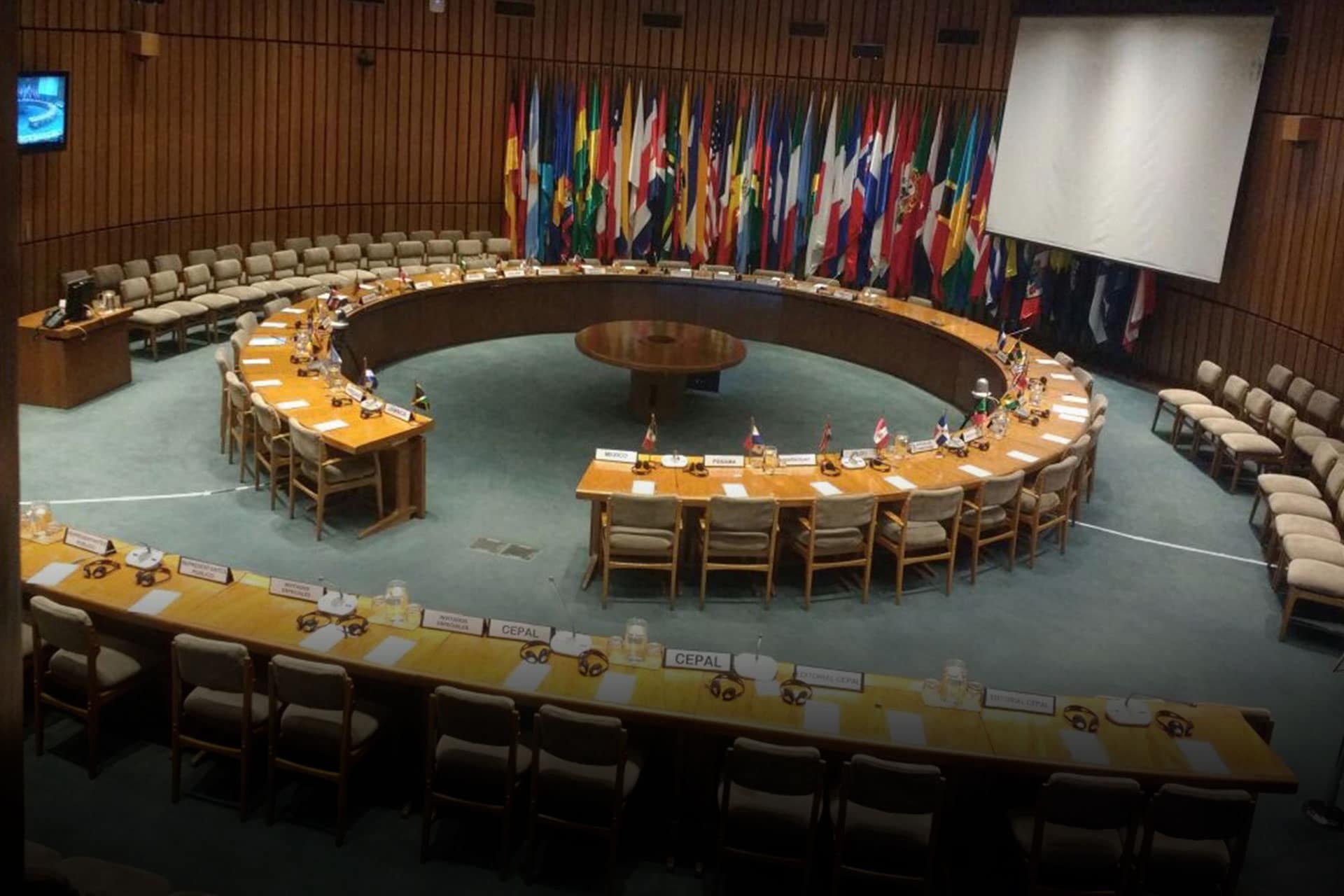 English-Spanish-English and French-Spanish-French Simultaneous interpretation — UN-ECLAC.